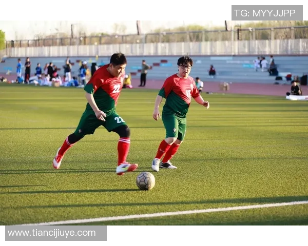 足球明星的18岁孩子展现惊人天赋引发关注与期待